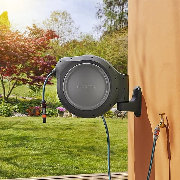 Gardena Automatic Retractable Wall Mounted Hose Box 30m 4 Gardena Automatic Retractable Wall Mounted Hose Box 30m - Image 2