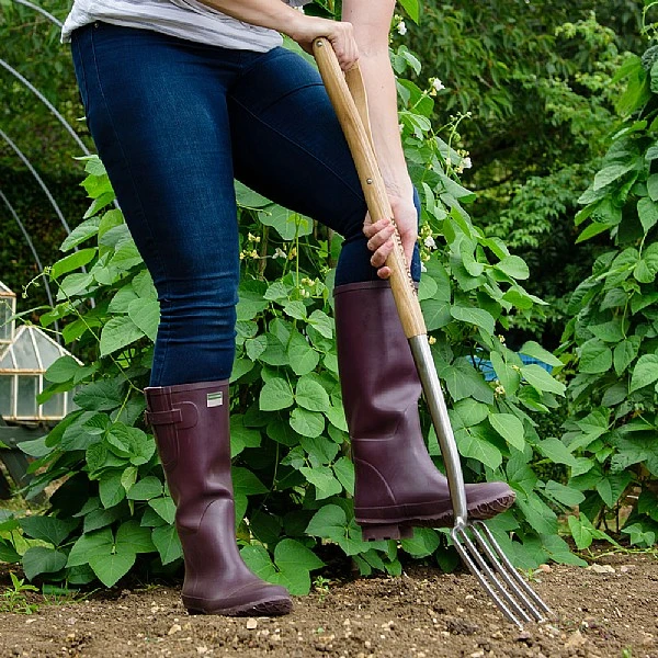 Kent & Stowe Garden Life Stainless Steel Digging Fork 4 Kent & Stowe Garden Life Stainless Steel Digging Fork - Image 2