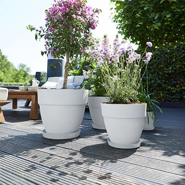 Elho Vibia Campana Round Planter 40cm (Various Colours) 3 Elho Vibia Campana Round Planter 40cm (Various Colours)